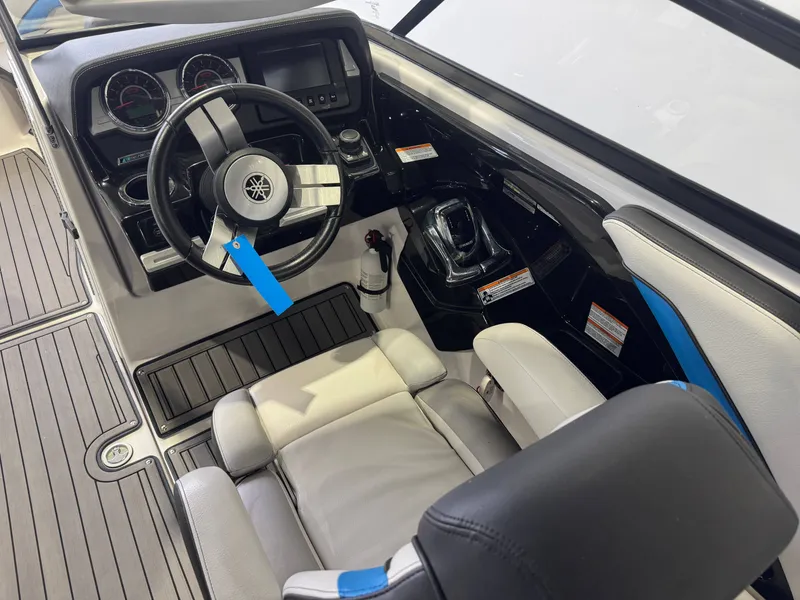 Slide: The Image of Yamaha 242X 2017 - 23