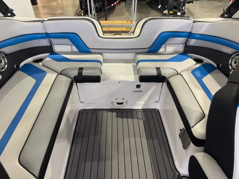 Slide: The Image of Yamaha 242X 2017 - 25