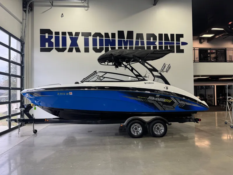 Slide: The Image of Yamaha 242X 2017 - 3