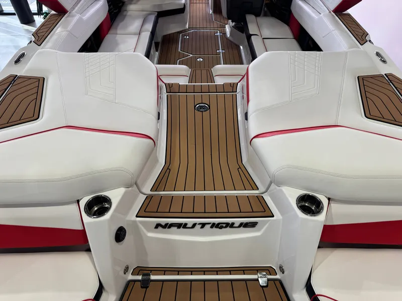 Slide: The Image of Nautique Super Air Nautique G23 2021 - 10