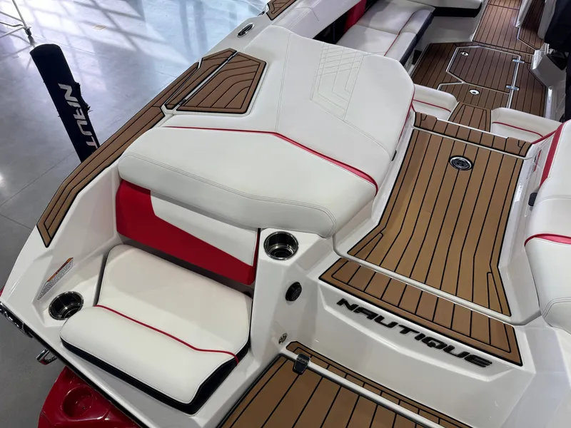 Slide: The Image of Nautique Super Air Nautique G23 2021 - 12