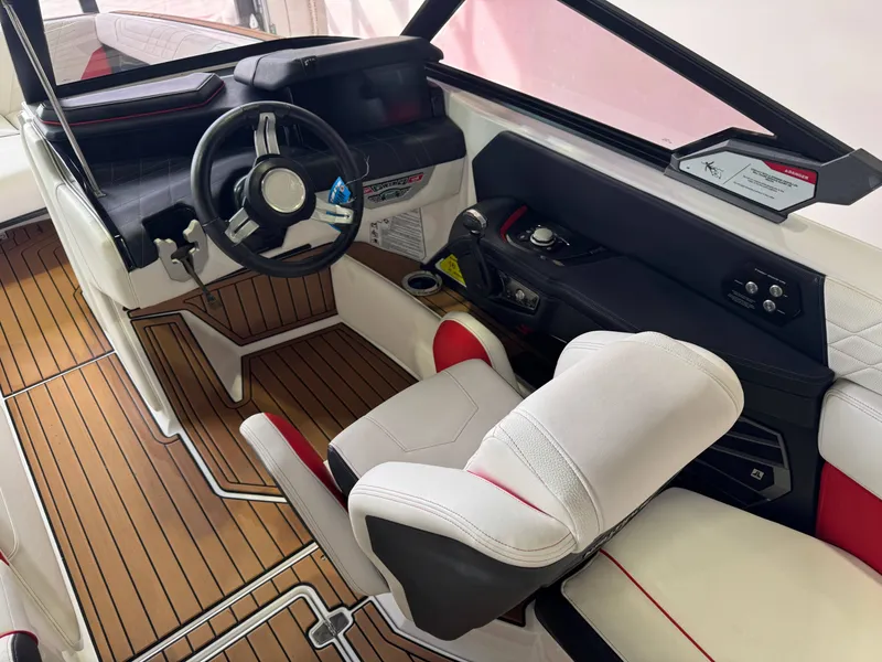 Slide: The Image of Nautique Super Air Nautique G23 2021 - 25