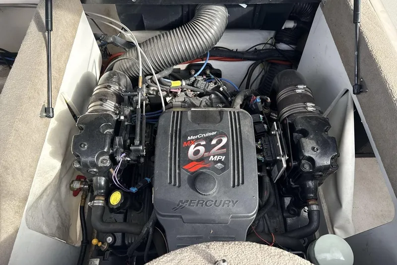 Slide: The Image of Engine of 2004 Sea Ray 220 Select boat, featuring MerCruiser 6.2 MPI. - 20
