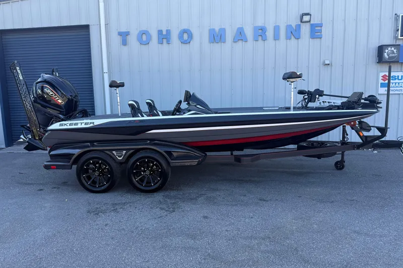 The Image of 2026 Skeeter FXR20 boat at Toho Marine dealership, side view. - 0