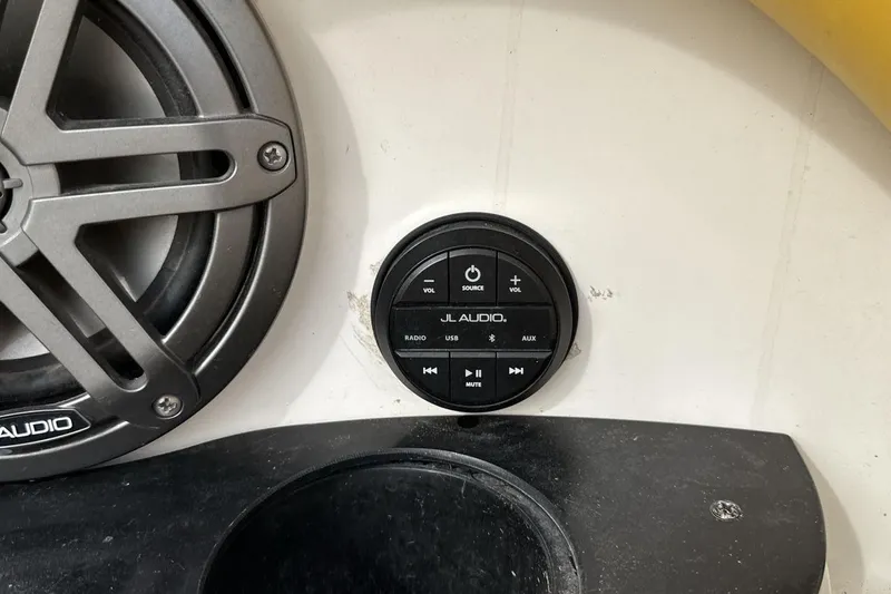 Slide: The Image of JL Audio control panel and speaker on 2005 Monterey 233 Explorer Sport boat. - 23