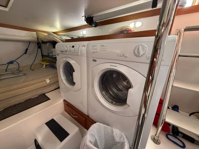 Slide: The Image of 2015 Sabre 48 Salon Express - Image 11 - 11