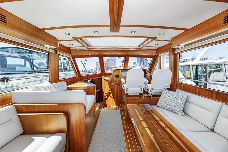 Slide: The Image of 2015 Sabre 48 Salon Express - Image 5 - 5