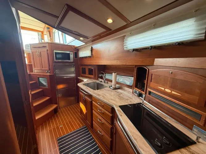 Slide: The Image of 2015 Sabre 48 Salon Express - Image 8 - 8