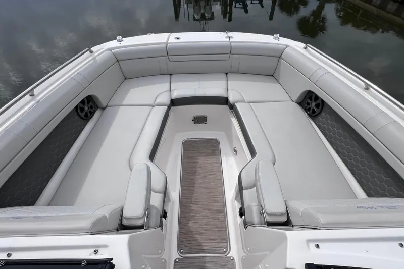 Slide: The Image of 2020 Sea Ray SDX 270 Outboard boat with spacious, luxurious seating and modern design. - 30