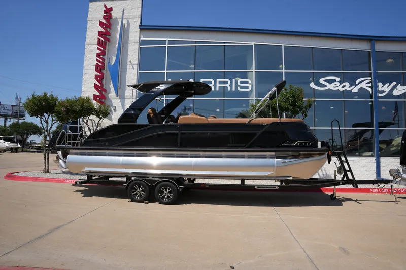 Slide: The Image of Harris Grand Mariner 250 2026 - 0