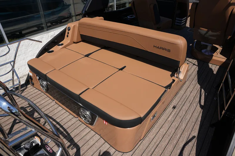 Slide: The Image of Harris Grand Mariner 250 2026 - 13