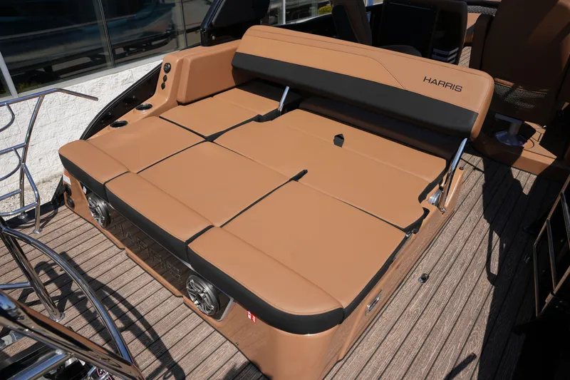 Slide: The Image of Harris Grand Mariner 250 2026 - 15