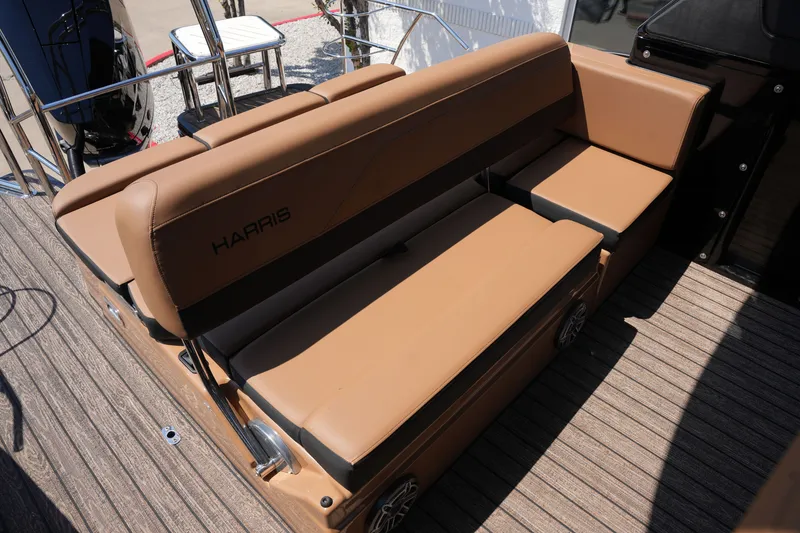 Slide: The Image of Harris Grand Mariner 250 2026 - 17