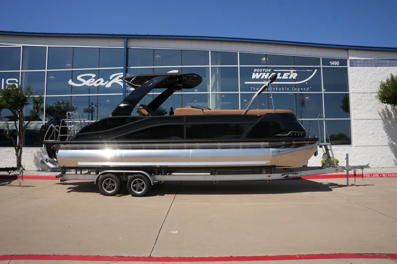 Slide: The Image of Harris Grand Mariner 250 2026 - 0