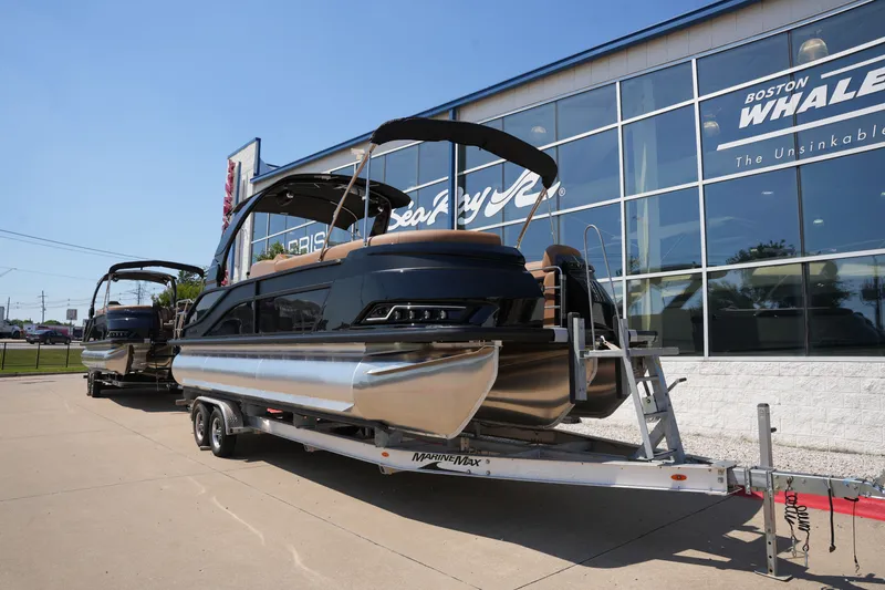 Slide: The Image of Harris Grand Mariner 250 2026 - 1