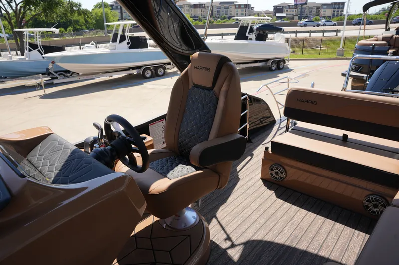 Slide: The Image of Harris Grand Mariner 250 2026 - 21