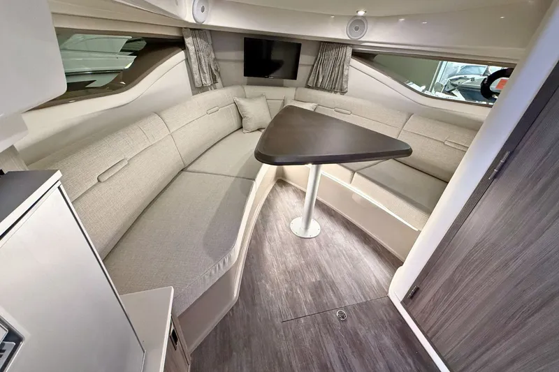 Slide: The Image of Sea Ray Sundancer 320 2026 - 34