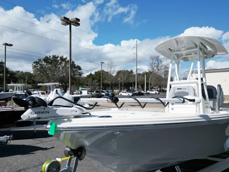 Slide: The Image of Pathfinder 2500 Hybrid 2026 - 10