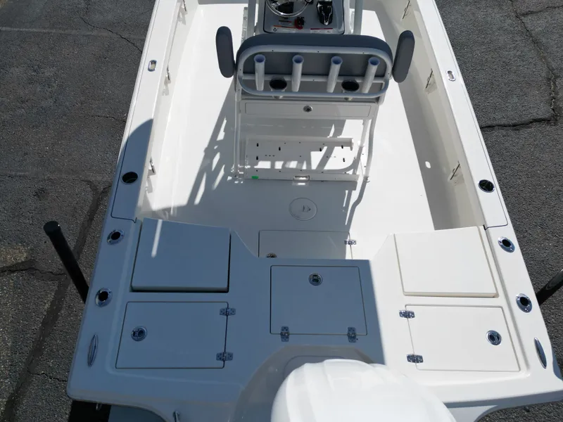 Slide: The Image of Pathfinder 2500 Hybrid 2026 - 15