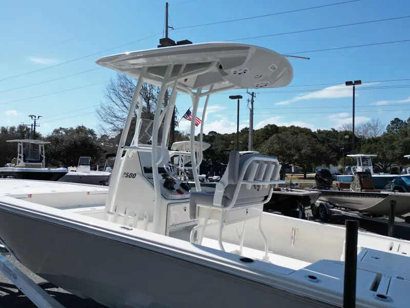 Slide: The Image of Pathfinder 2500 Hybrid 2026 - 8