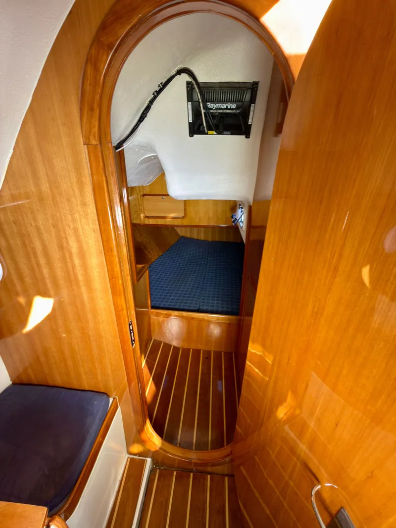 Slide: The Image of Custom Fast Yachts 42 2002 - 64