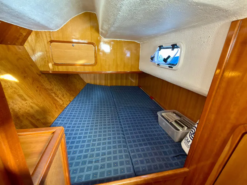 Slide: The Image of Custom Fast Yachts 42 2002 - 65