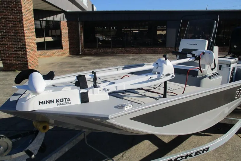Slide: The Image of 2026 Tracker Bass Tracker Classic CC boat with Minn Kota Maxxum trolling motor. - 7