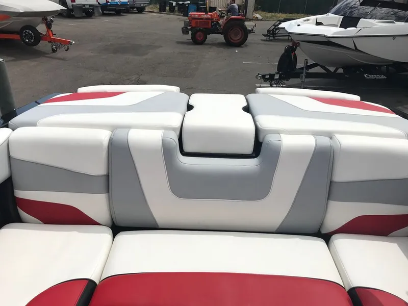 Slide: The Image of Malibu Wakesetter 22 MXZ 2019 - 10
