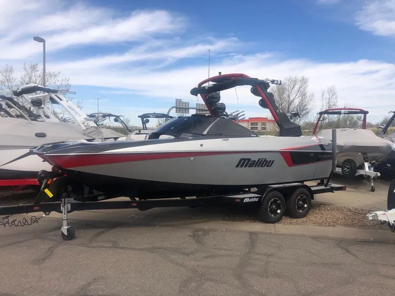 Slide: The Image of Malibu Wakesetter 22 MXZ 2019 - 12