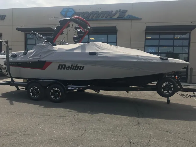 Slide: The Image of Malibu Wakesetter 22 MXZ 2019 - 17