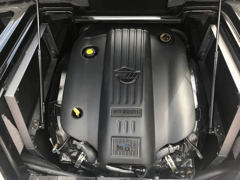 Slide: The Image of Malibu Wakesetter 22 MXZ 2019 - 19