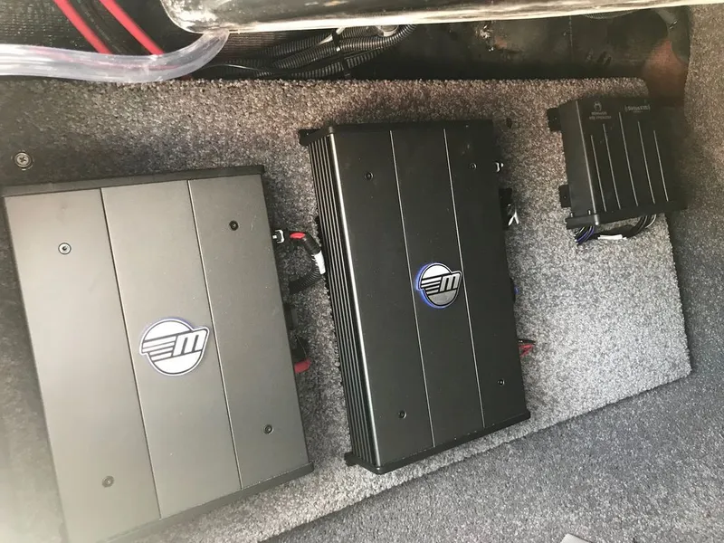 Slide: The Image of Malibu Wakesetter 22 MXZ 2019 - 20