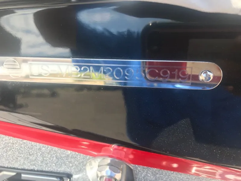 Slide: The Image of Malibu Wakesetter 22 MXZ 2019 - 23