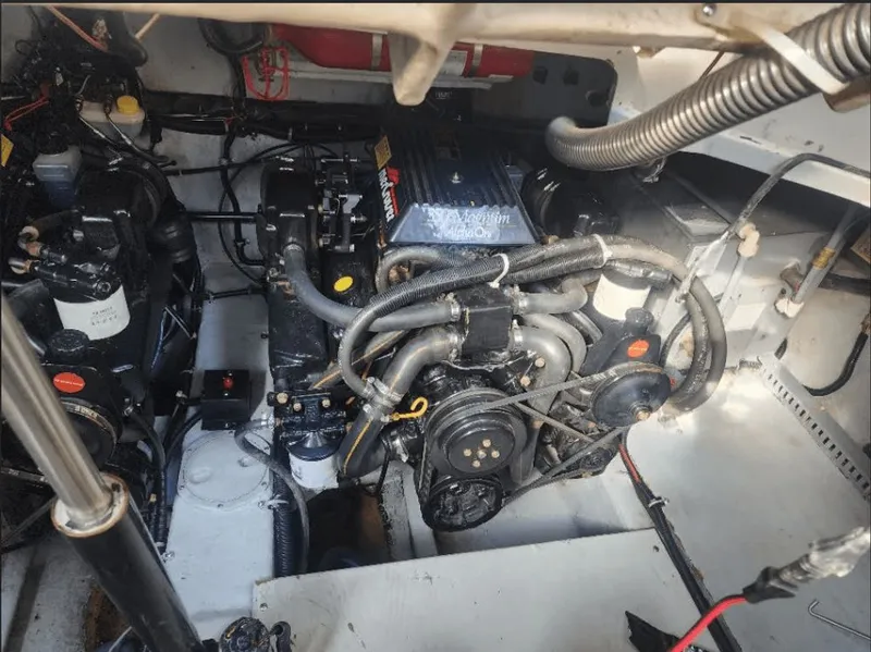 Slide: The Image of Regal Commodore 322 1995 - 12