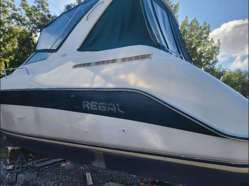 Slide: The Image of Regal Commodore 322 1995 - 2