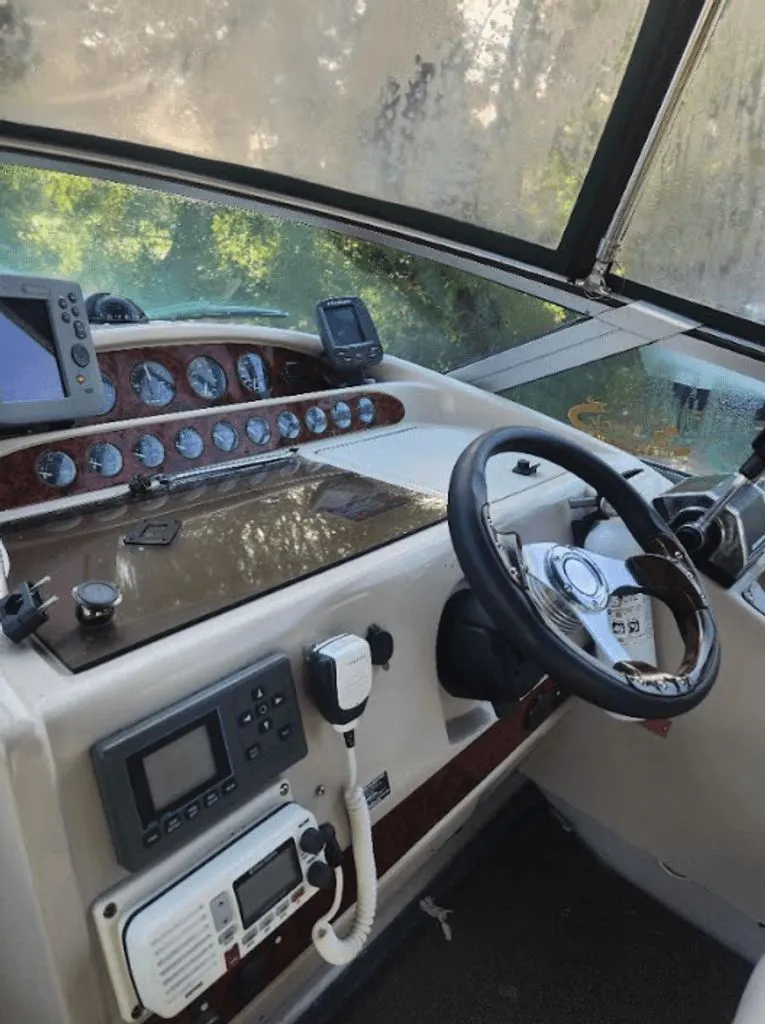 Slide: The Image of Regal Commodore 322 1995 - 5