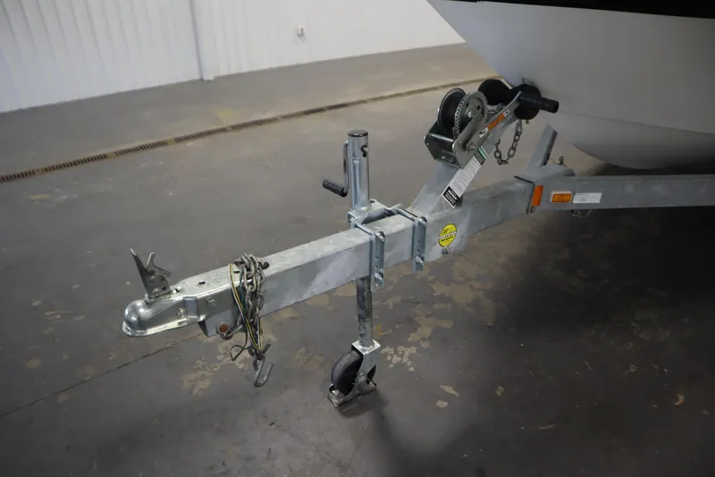 Slide: The Image of Trailer hitch of 2001 Sea-Doo Challenger 1800 boat in a garage setting. - 33