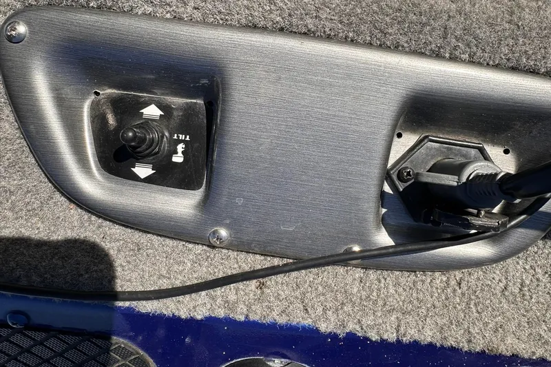 Slide: The Image of Control panel of a 2011 Tracker Pro Team 175 TF boat. - 15