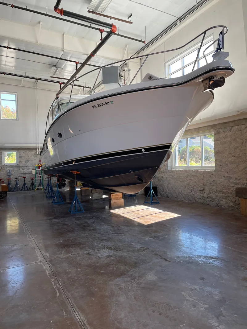 The Image of Tiara 4200 Open 2004 - 0