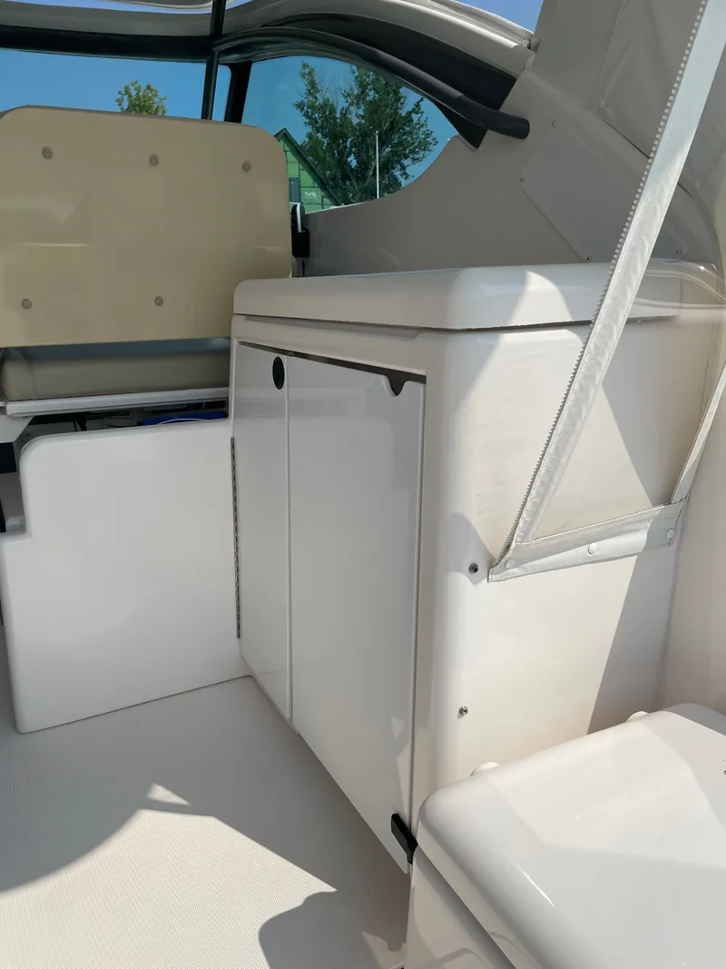 Slide: The Image of Tiara 4200 Open 2004 - 9