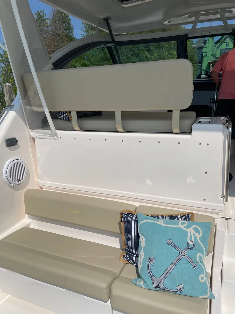 Slide: The Image of Tiara 42 Open 2004 - 6