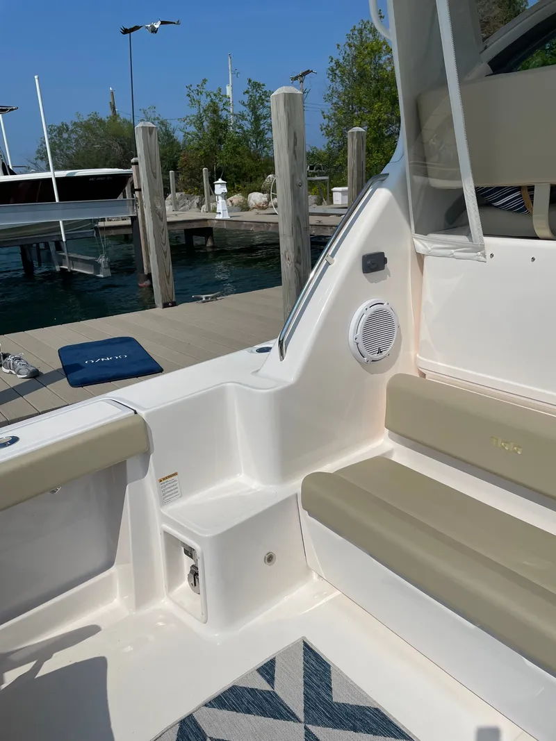 Slide: The Image of Tiara 42 Open 2004 - 7