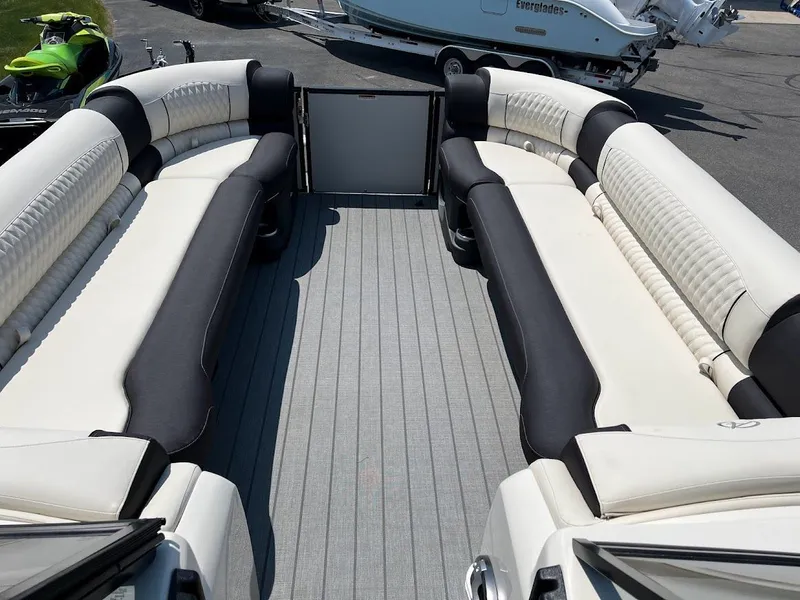 Slide: The Image of 2023 Avalon Excalibur 2785 LTD Twin QL 11 - 11