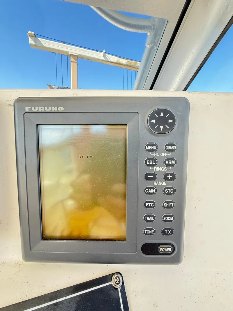 Slide: The Image of Furuno marine GPS system on 2001 Albemarle 280 Express Sport Fisherman boat. - 29