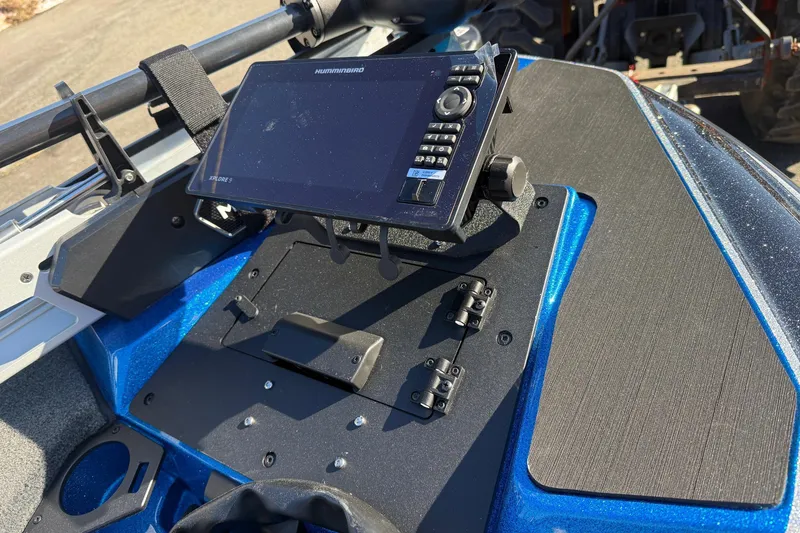 Slide: The Image of 2026 Skeeter ZXE21 boat dashboard with Humminbird fishfinder and control panel. - 16