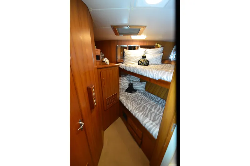 Slide: The Image of Cozy cabin with bunk beds in 1990 Jefferson 52 Marquessa ED yacht. - 35