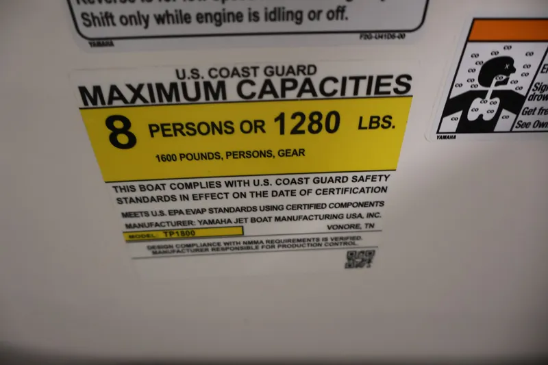 Slide: The Image of Yamaha Boats SX195 2026 capacity label: 8 persons or 1280 lbs, U.S. Coast Guard compliant. - 30