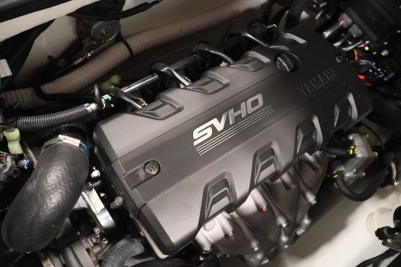 Slide: The Image of 2026 Yamaha Boats SX195 engine with SVHO technology, showcasing advanced marine engineering. - 44