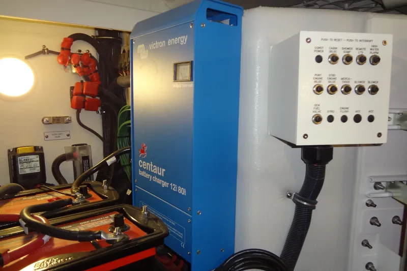 Slide: The Image of Fire suppression system in 2023 Formula 380 Super Sport Crossover I/O engine room. - 72