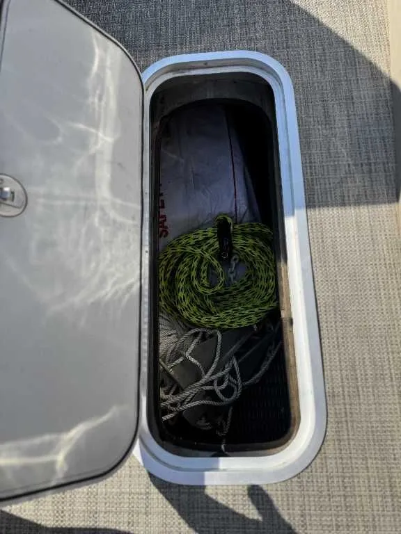 Slide: The Image of Godfrey SW 220 Premium 2016 - 14